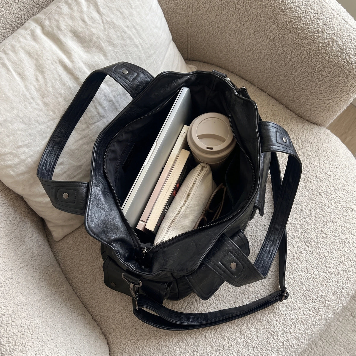 Sac Élise ouvert avec ordinateur