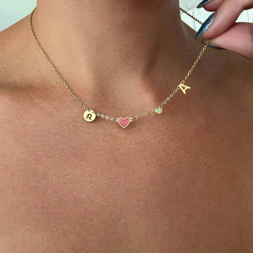 COLLIER INITIALE EN FORME DE CŒUR