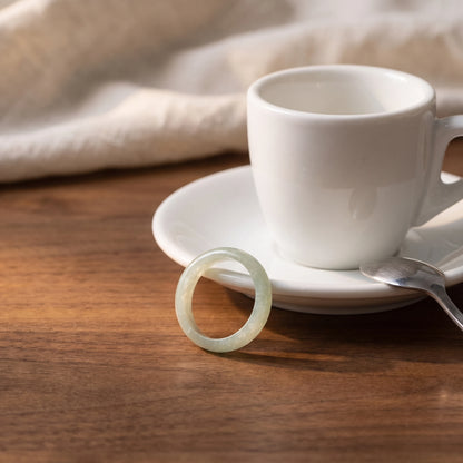 Bague fine en jade véritable