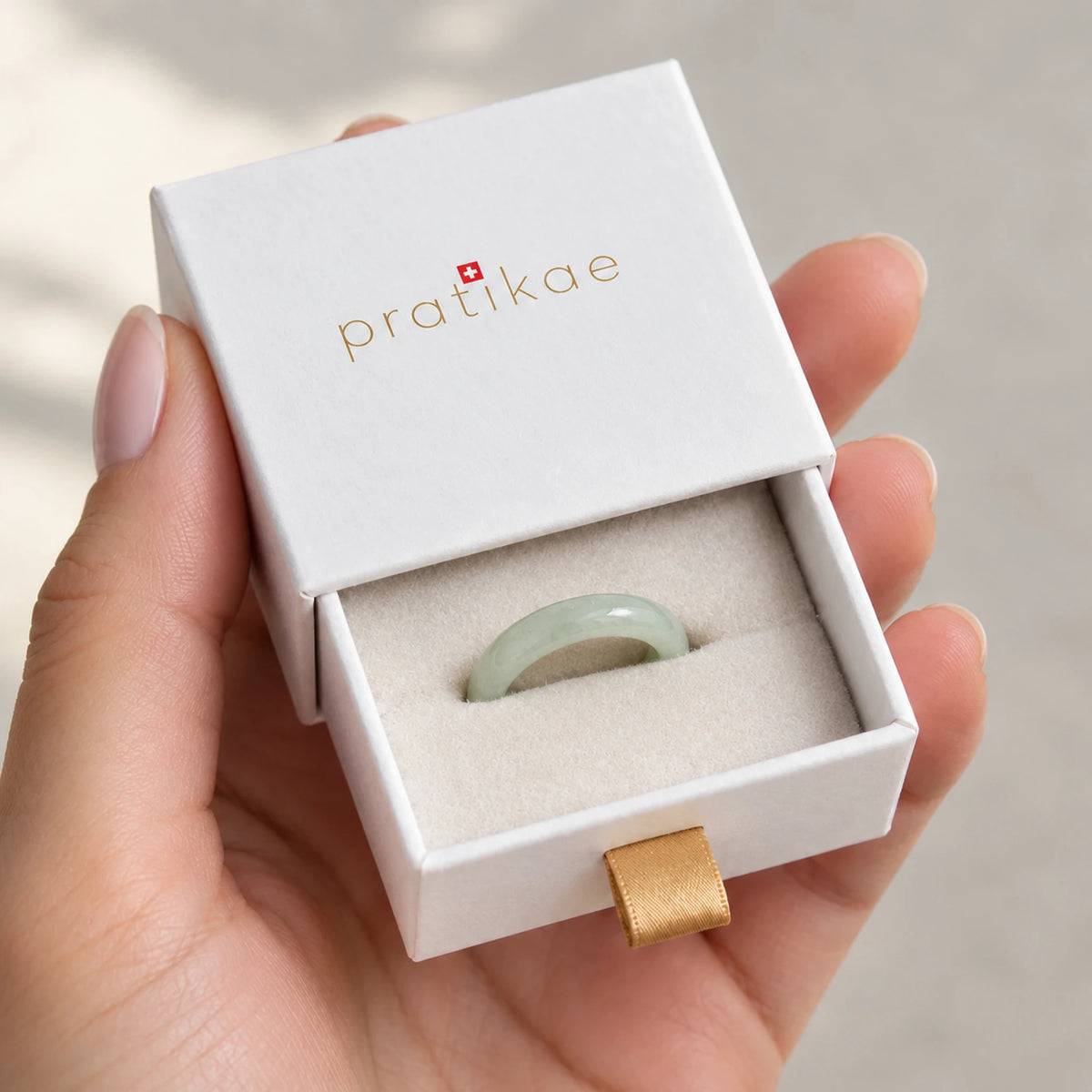 Bague fine en jade véritable - coffret cadeau